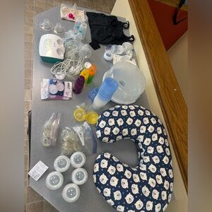 Huge breastfeeding / pumping lot with bottle